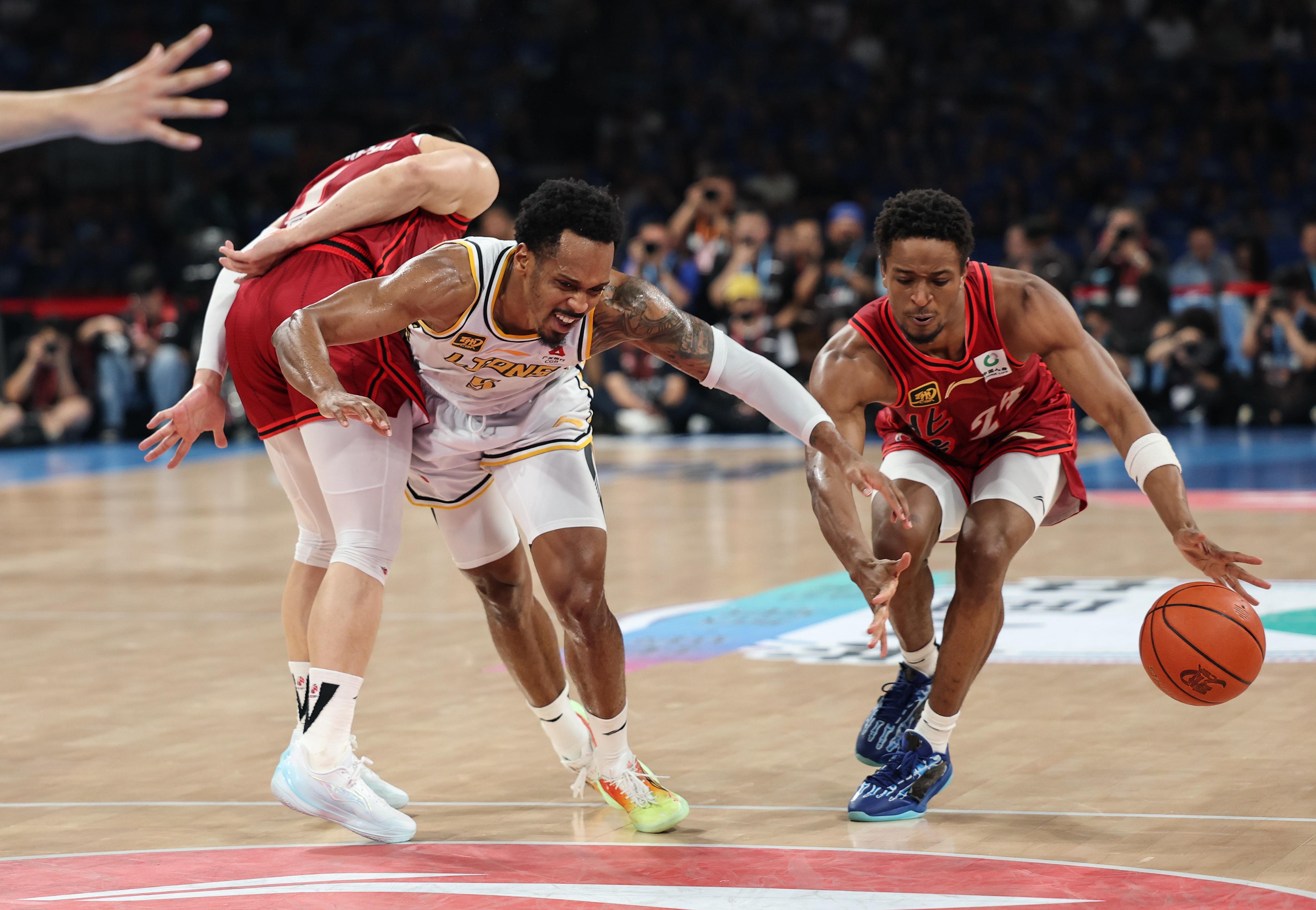 奥兰多魔术迎NBA总决赛关键赛，冲刺阶段止住颓势，底气十足，身体对抗强度拉满的简单介绍