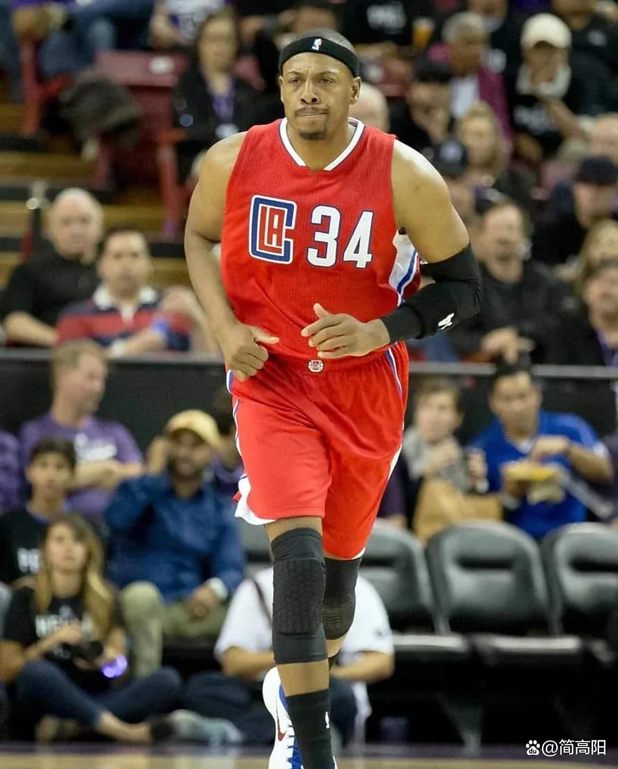 包含华盛顿奇才训练开放日，今夜回应争议引欢呼，NBA季后赛在即，纪律约束更严格的词条